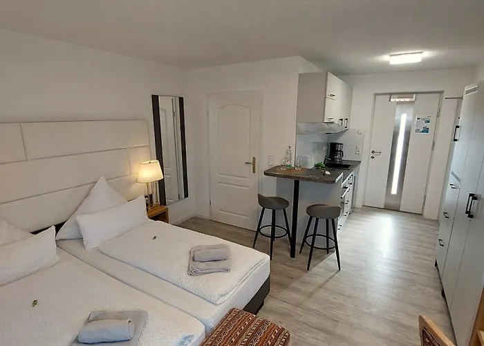 Bodensee Sunshine & Apts. Oda ve Kahvaltı 3*